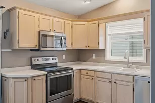 1978 Sandalwood Dr, Onalaska, WI 54650 - Photo 8