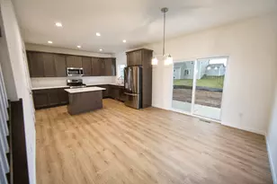 2009 Savannah Dr, Grafton, WI 53024 - Photo 4