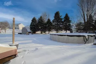 605 Bridlewood Ln, Watertown, WI 53094 - Photo 4