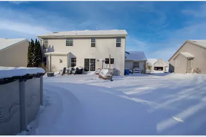 605  Bridlewood Ln, Watertown, WI 53094 - Photo 6