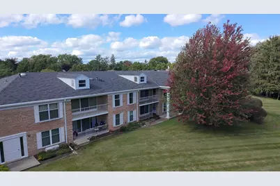 937 W Heritage Ct #206, Mequon, WI 53092 - Photo 2