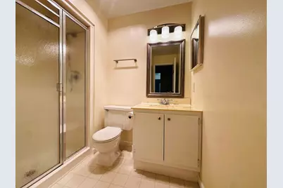 937 W Heritage Ct #206, Mequon, WI 53092 - Photo 16