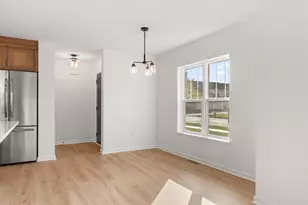 544 Hunter Oaks Blvd, Watertown, WI 53094 - Photo 8