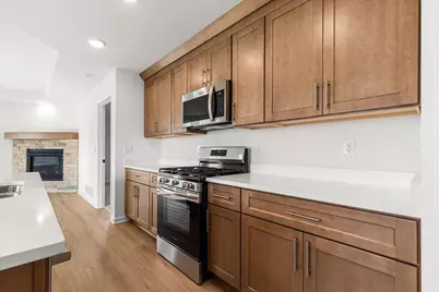 544  Hunter Oaks Blvd #0601, Watertown, WI 53094 - Photo 6