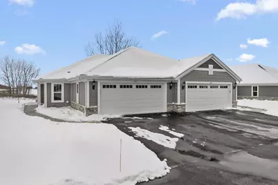544  Hunter Oaks Blvd #0601, Watertown, WI 53094 - Photo 1