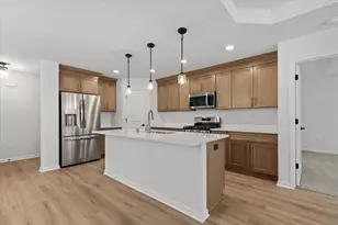 516 Hunter Oaks Blvd, Watertown, WI 53094 - Photo 2