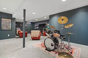 8331 N Poplar Dr, Fox Point, WI 53217 - Photo 18