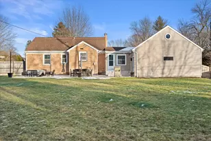 8331 N Poplar Dr, Fox Point, WI 53217 - Photo 28