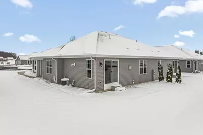 508  Hunter Oaks Blvd #902, Watertown, WI 53094 - Photo 22