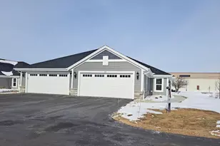 500 Hunter Oaks Blvd, Watertown, WI 53094 - Photo 1