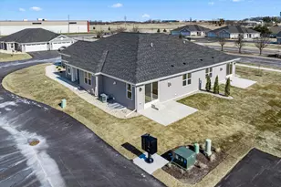 532 Hunter Oaks Blvd, Watertown, WI 53094 - Photo 22