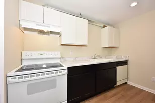 8747 N 72nd St, Milwaukee, WI 53223 - Photo 14