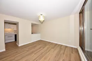 8747 N 72nd St, Milwaukee, WI 53223 - Photo 12