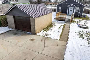 412 Long Coulee Rd, Holmen, WI 54636 - Photo 4