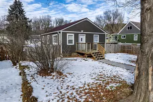 412 Long Coulee Rd, Holmen, WI 54636 - Photo 2