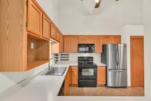 9390 W Loomis Rd, Franklin, WI 53132 - Photo 2