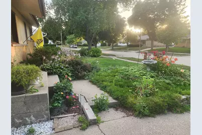 8743 W Arden Pl, Milwaukee, WI 53225 - Photo 4