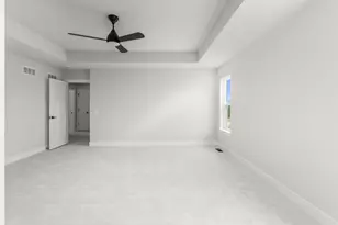 W208N6659 Sweet Clover Dr, Menomonee Falls, WI 53051 - Photo 12