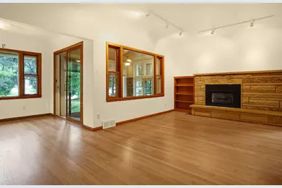 8221 N Cedarburg Rd, Brown Deer, WI 53209 - Photo 4