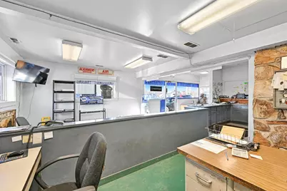 235 S 7th St, Delavan, WI 53115 - Photo 10