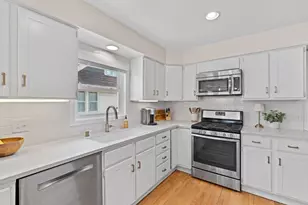 8140 Stickney Ave, Wauwatosa, WI 53213 - Photo 12