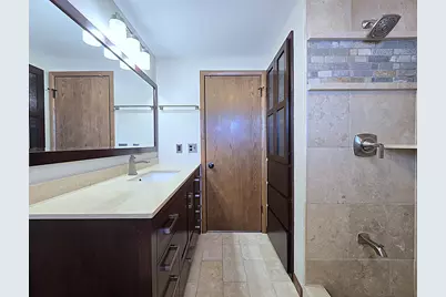 5640 S Aberdeen Dr, New Berlin, WI 53146 - Photo 24