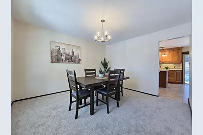 5640 S Aberdeen Dr, New Berlin, WI 53146 - Photo 12