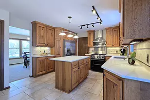 5640 S Aberdeen Dr, New Berlin, WI 53146 - Photo 2