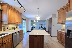 5640 S Aberdeen Dr, New Berlin, WI 53146 - Photo 6