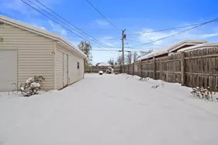 2410 Geneva St, Racine, WI 53402 - Photo 28