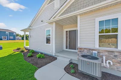 857  Stirling Dr #Bldg 20, Unit 40, Oconomowoc, WI 53066 - Photo 4