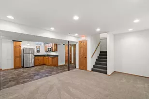 3212 E Lindy Ln, Oak Creek, WI 53154 - Photo 24