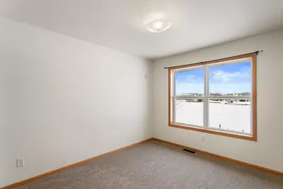 3212 E Lindy Ln, Oak Creek, WI 53154 - Photo 18