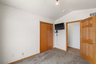 3212 E Lindy Ln, Oak Creek, WI 53154 - Photo 42