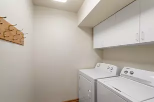 3212 E Lindy Ln, Oak Creek, WI 53154 - Photo 38