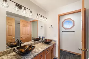 3212 E Lindy Ln, Oak Creek, WI 53154 - Photo 18