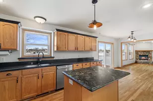 3212 E Lindy Ln, Oak Creek, WI 53154 - Photo 10