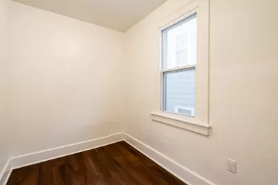 2239 S 11th St, Milwaukee, WI 53215 - Photo 16