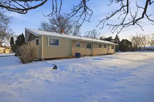 N72W15292 Patio Ct, Menomonee Falls, WI 53051 - Photo 22