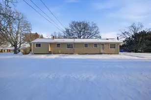 N72W15292 Patio Ct, Menomonee Falls, WI 53051 - Photo 24