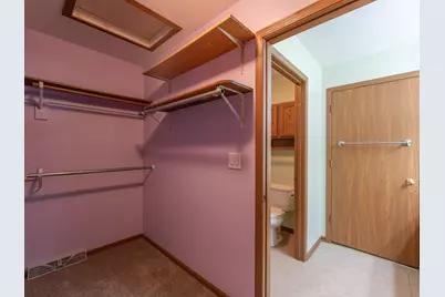 18775  Brookfield Lake Dr #8, Brookfield, WI 53045 - Photo 16