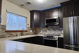 18775 Brookfield Lake Dr, Brookfield, WI 53045 - Photo 8