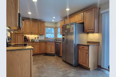 3381 S 75th St, Milwaukee, WI 53219 - Photo 6