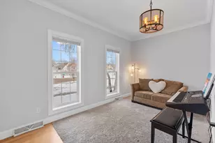 N29W26151 Coachman Dr, Pewaukee, WI 53072 - Photo 22