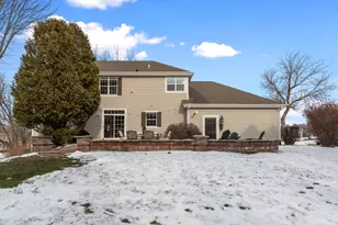 N29W26151 Coachman Dr, Pewaukee, WI 53072 - Photo 48