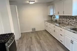 3524 S 45th St, Greenfield, WI 53220 - Photo 14