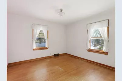 522 S 30th St, Manitowoc, WI 54220 - Photo 12