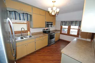 3641 N 93rd St, Milwaukee, WI 53222 - Photo 6