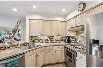 14048 W Waters Edge Trl, New Berlin, WI 53151 - Photo 10