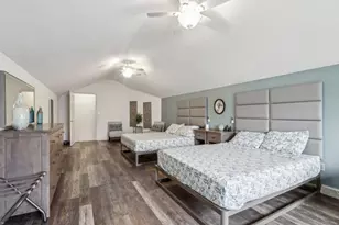 14048 W Waters Edge Trail, New Berlin, WI 53151 - Photo 18